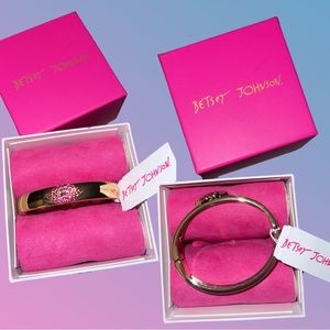 Betsy Johnson Bracelet 💋